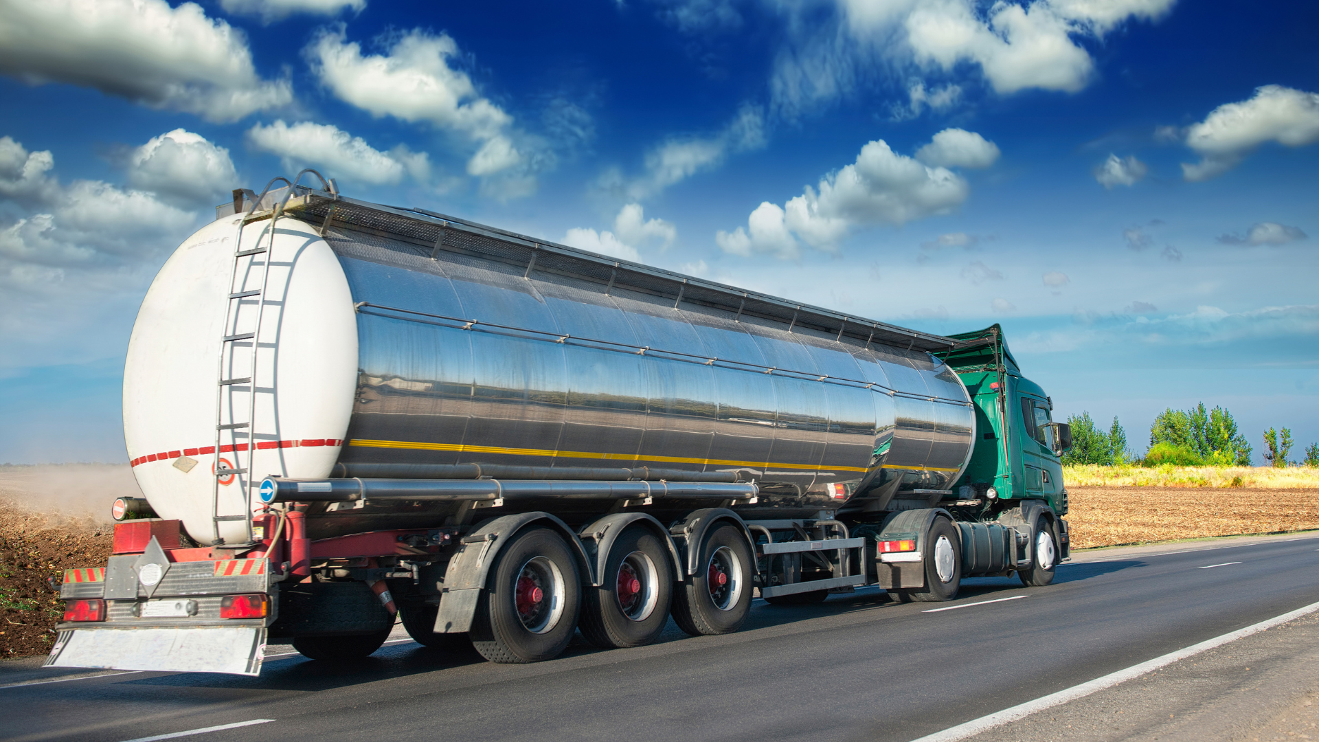 Fuel Tanker Rollover Crash West of Golden Shuts Down Multiple Lanes